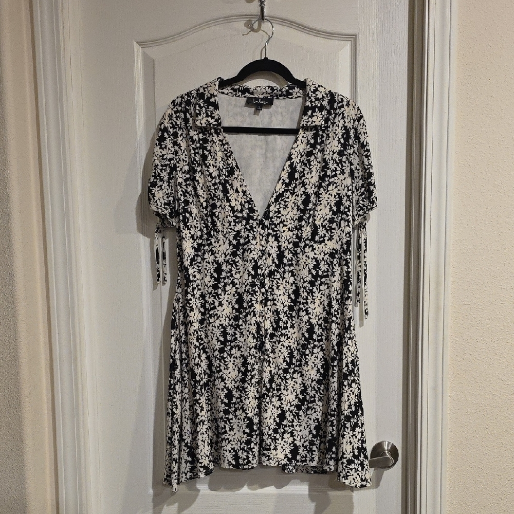 Lulu's Monochrome Floral Mini Dress
